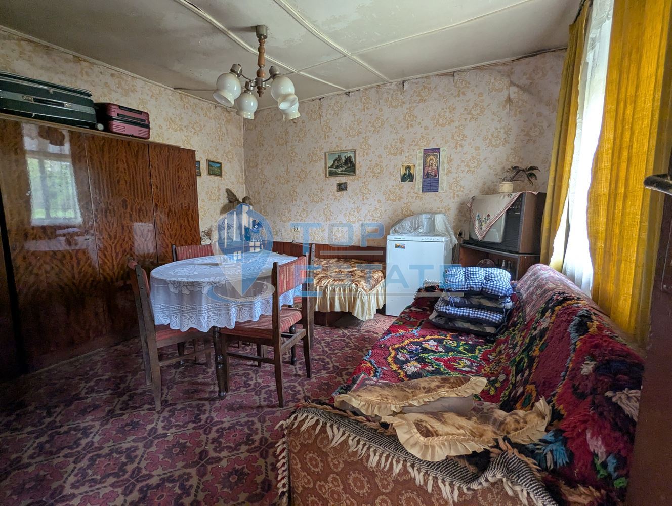 Просторна едноетажна тухлена къща в квартал Калтинец, град Горна Оряховица, област Велико Търново - 0