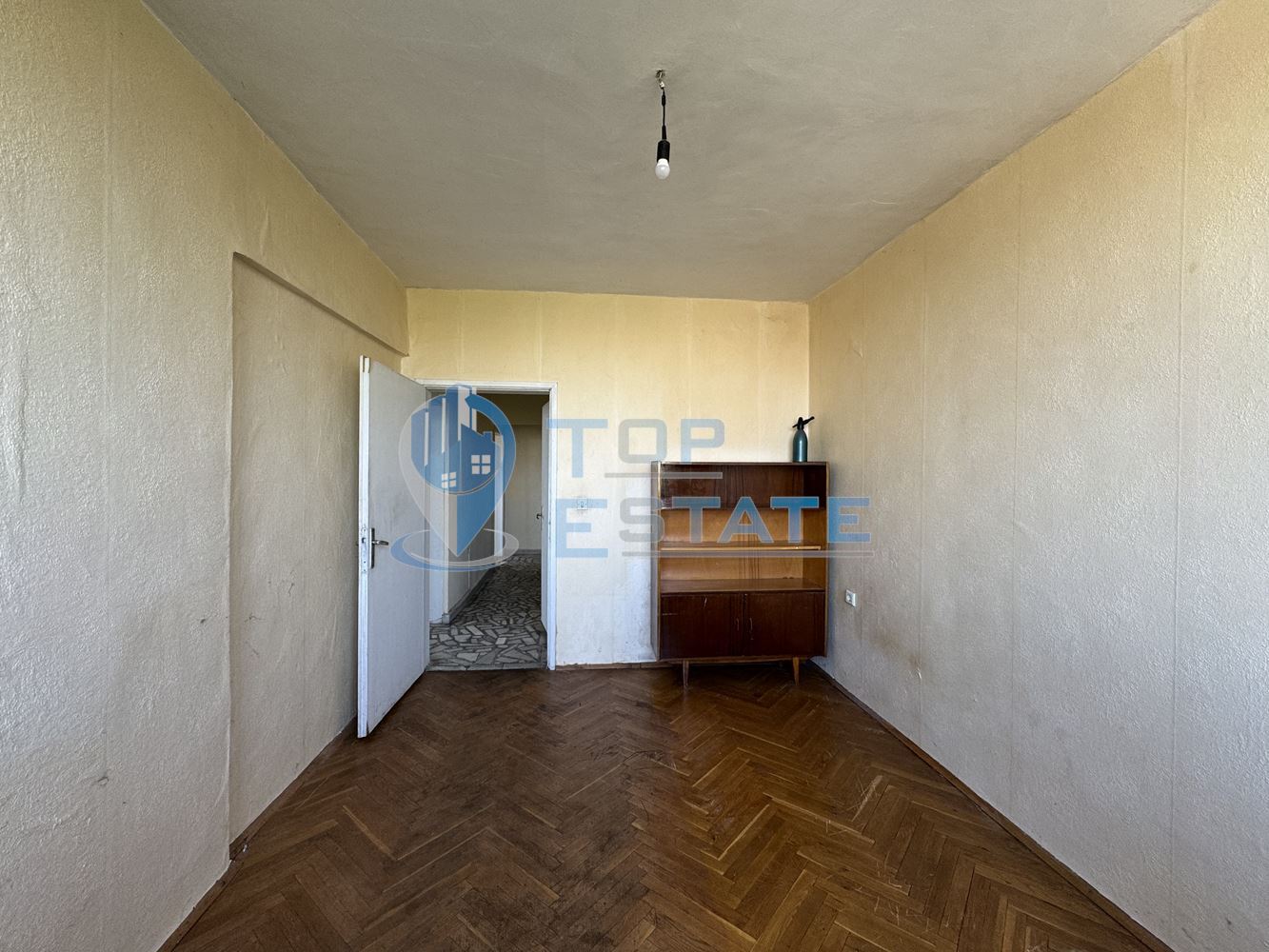 Тристаен тухлен апартамент в квартал Бузлуджа, град Велико Търново - 0