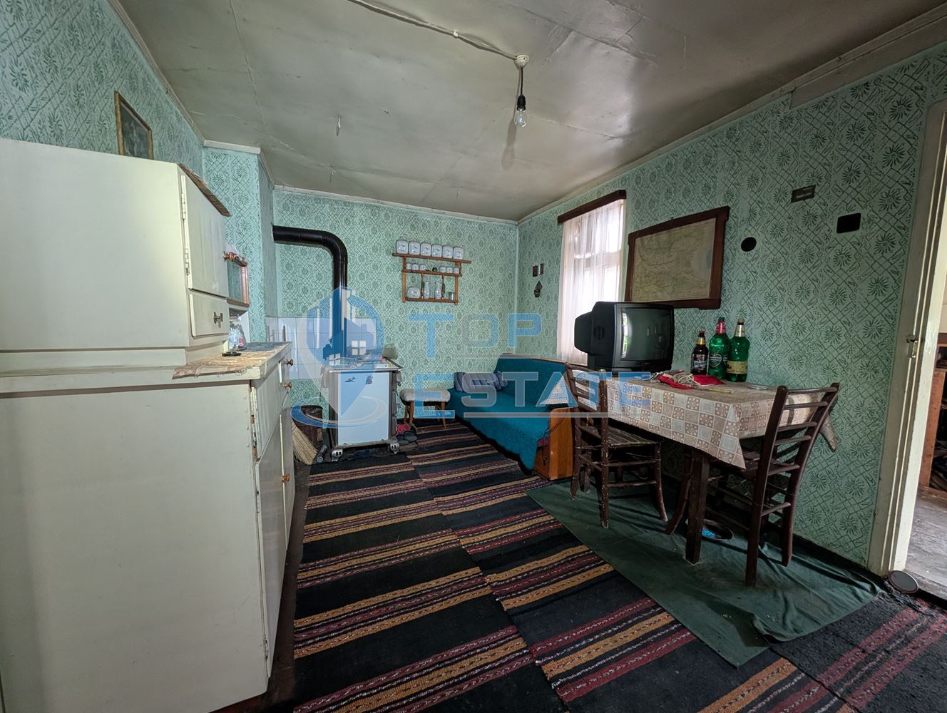 Двуетажна тухлена къща в близост до град Плачковци - 0