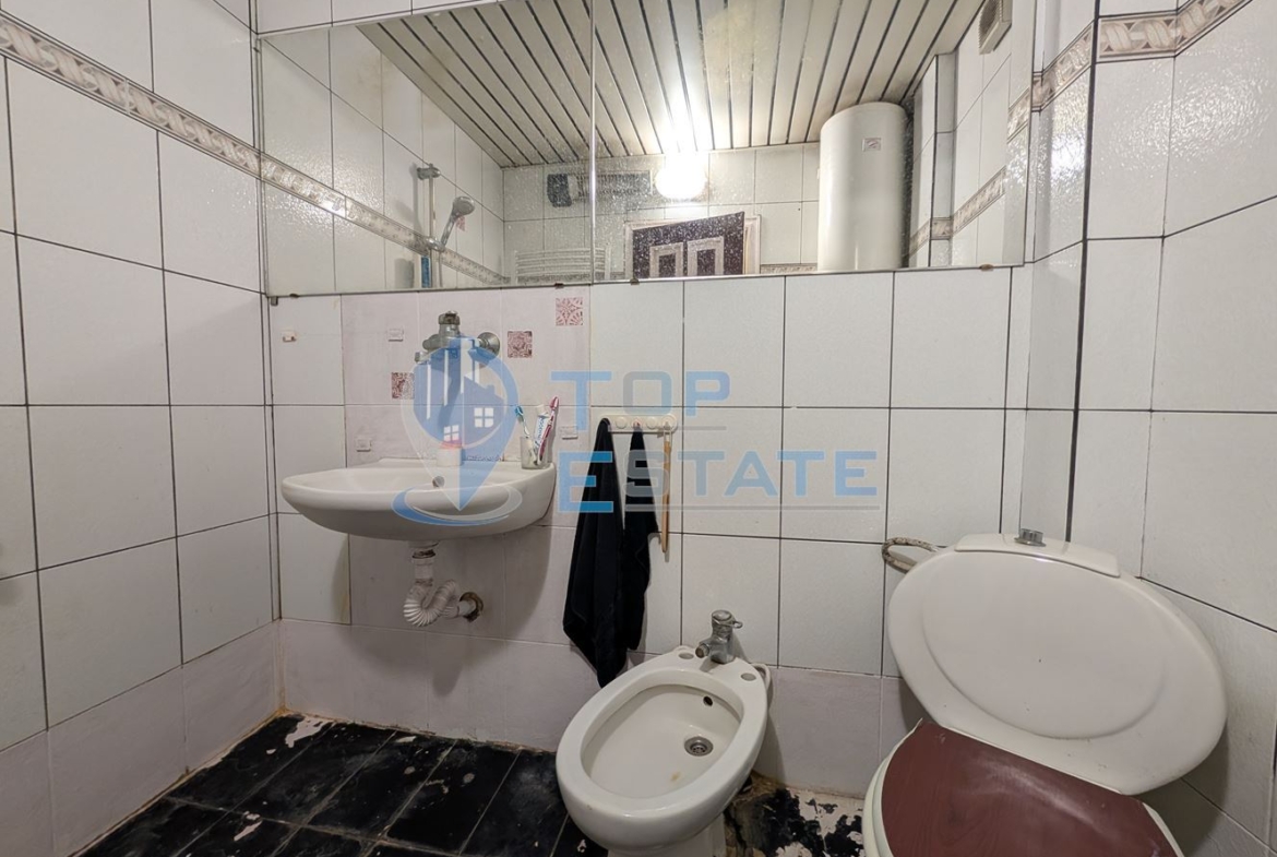 Тухлен тризонет в квартал Зона Б на град Велико Търново - 0