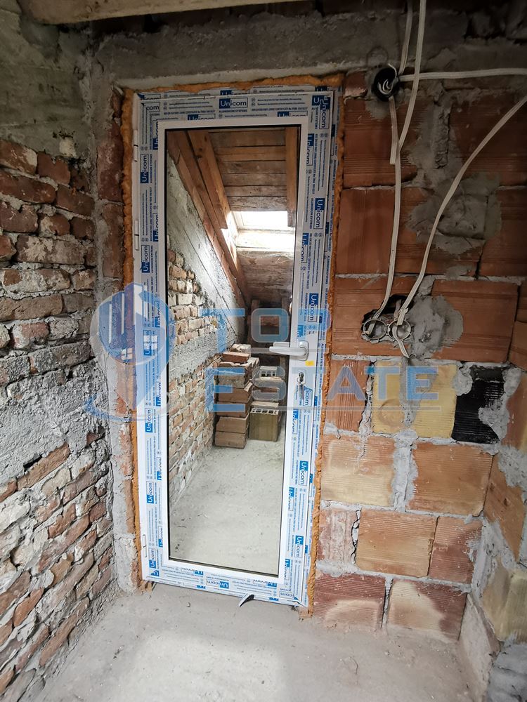 Триетажна къща ново строителство в близост до центъра на град Трявна - 0