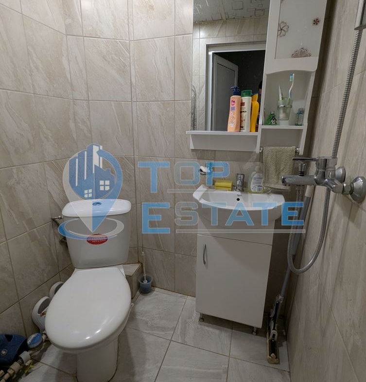 Двустаен тухлен апартамент на комуникативна улица в квартал Гарата, град Горна Оряховица, област Велико Търново - 0