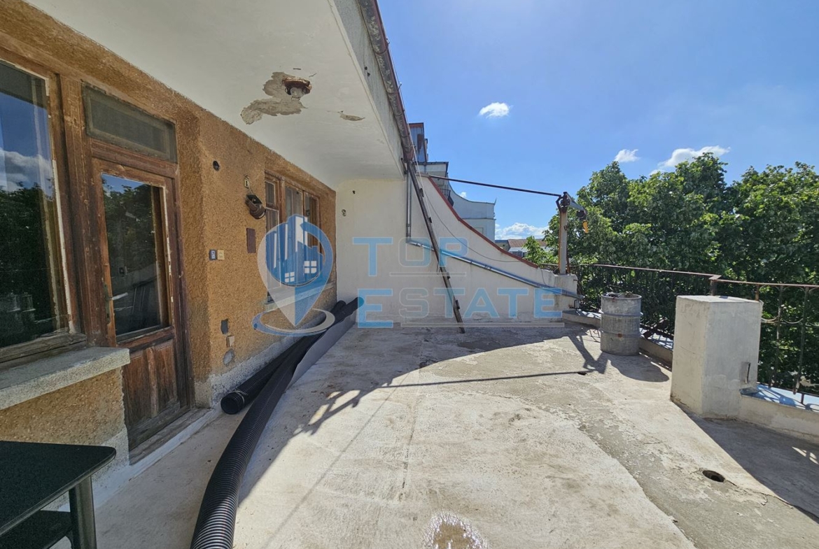 Многостаен тухлен апартамент с гараж в квартал Бузлуджа, град Велико Търново - 0