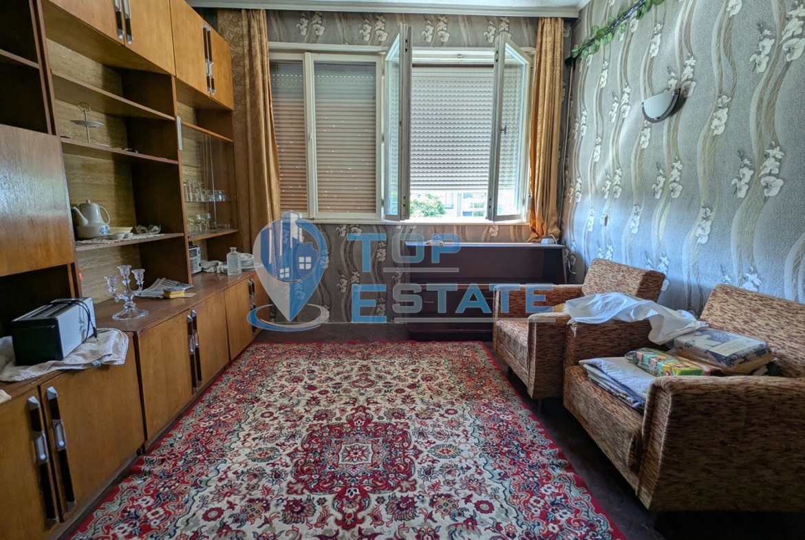 Гарсониера в тухлена сграда в близост до центъра на град Горна Оряховица, област Велико Търново - 0