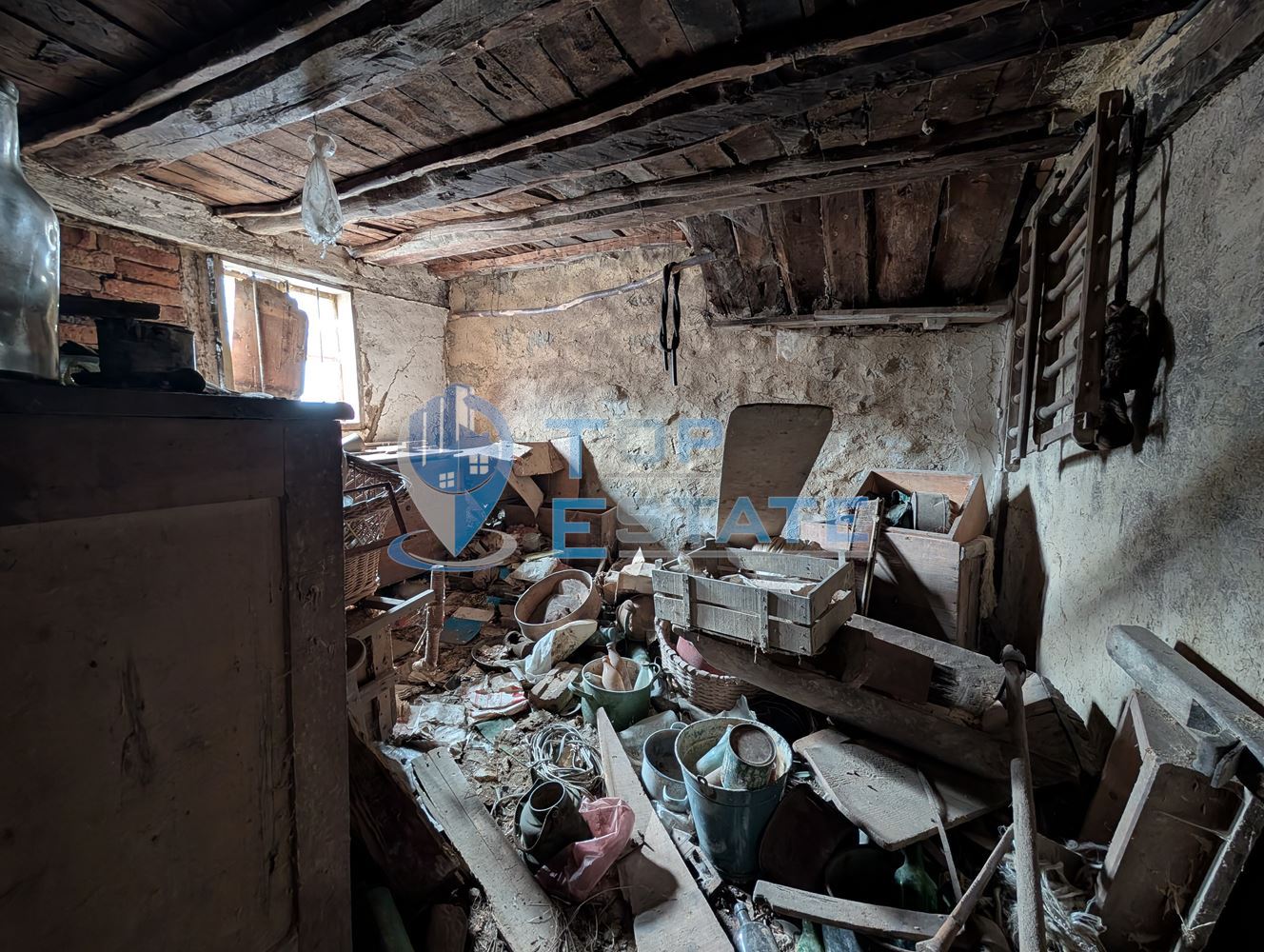 Двуетажна тухлена къща в Тревненския балкан - 0