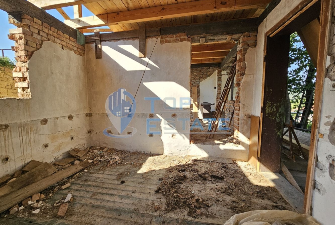 Къща с голям двор в село Горско Косово до язовир Александър Стамболийски - 0