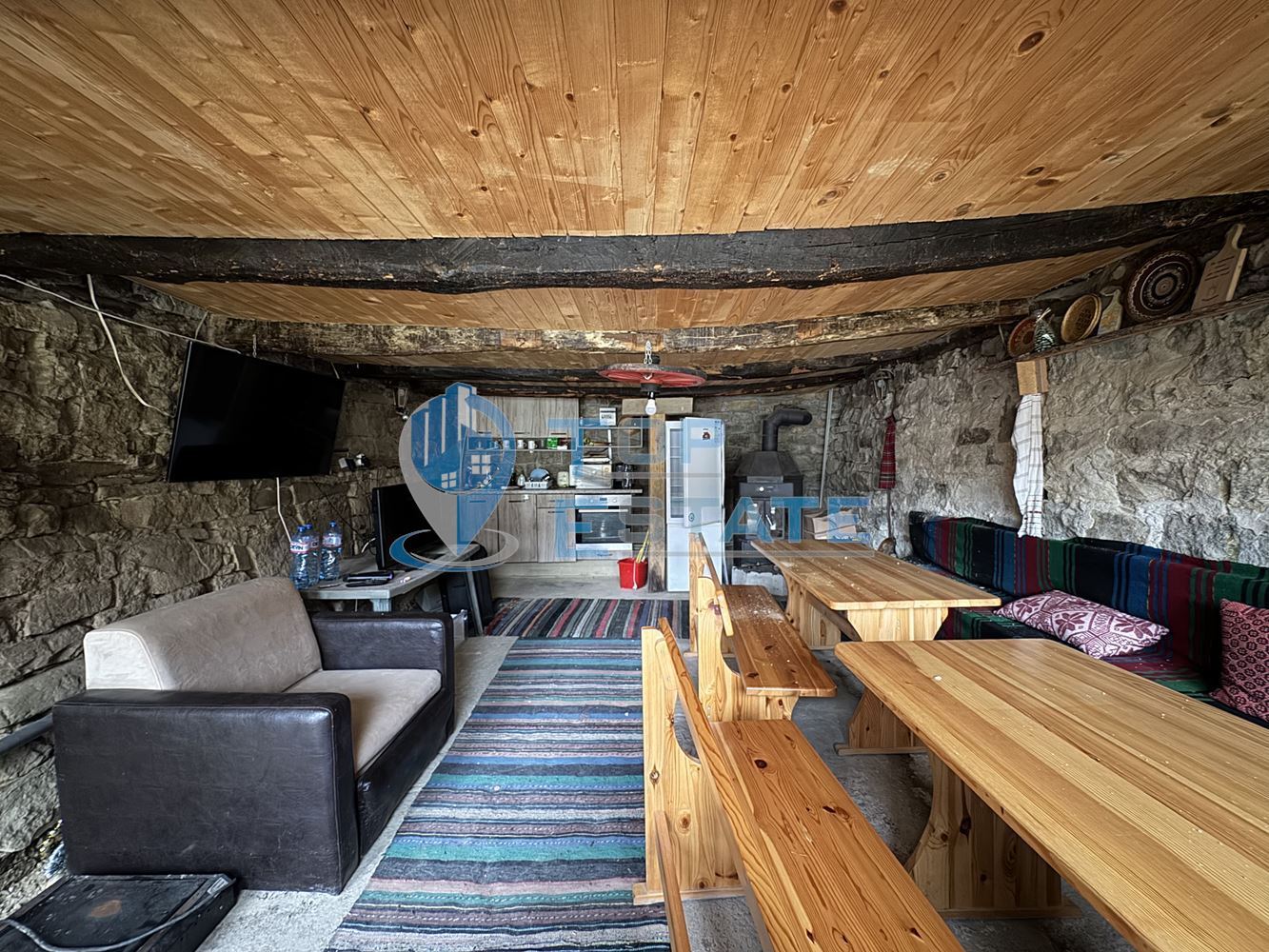 Двуетажна къща с панорамна гледка в гр. Елена, област Велико Търново - 0