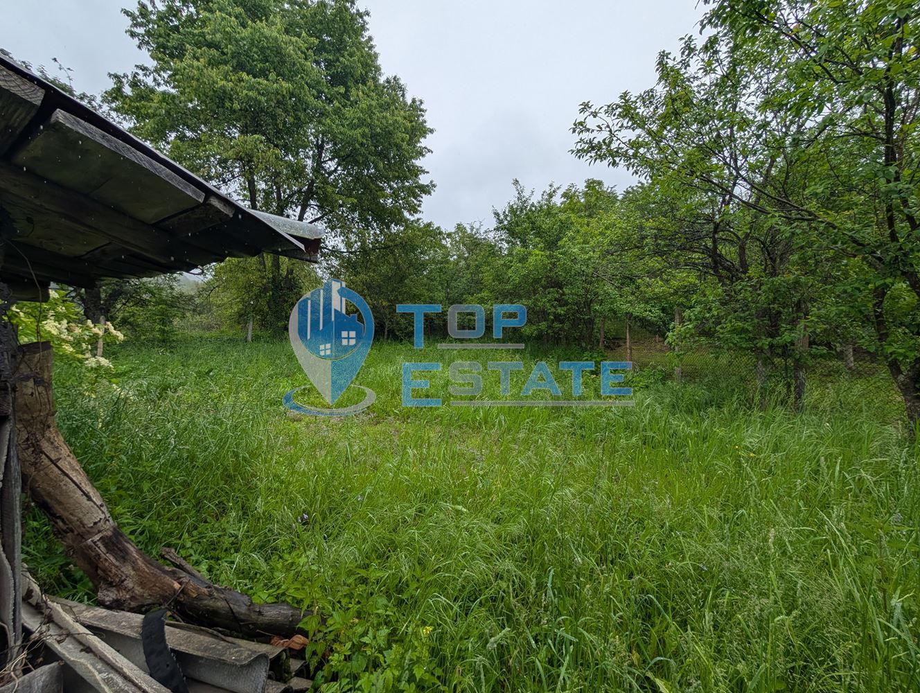 Двуетажна тухлена къща в близост до град Плачковци - 0