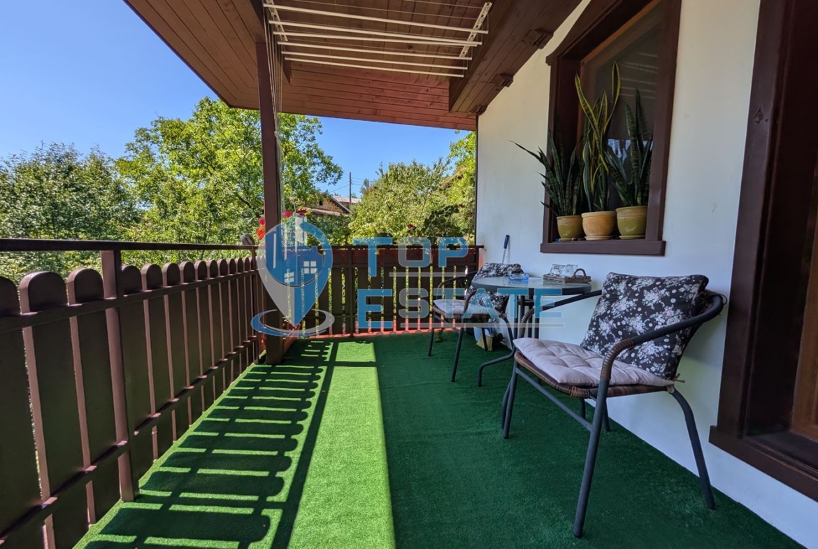 Реновирана двуетажна къща в Тревненския балкан - 0