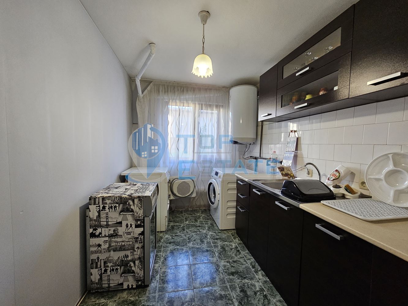 Обзаведена къща с три спални, барбекю, двор и гараж в село Поликраище, област Велико Търново-0 Обзаведена къща с три спални, барбекю, двор и гараж в село Поликраище, област Велико Търново - 0