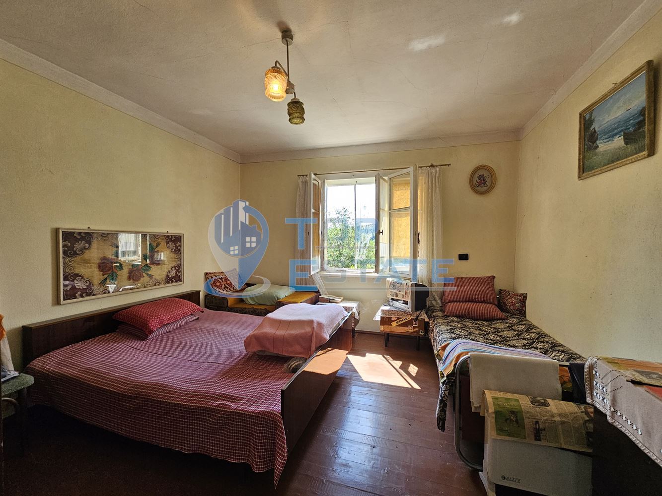 Двуетажна тухлена къща с гараж и голям двор в село Добромирка - 0