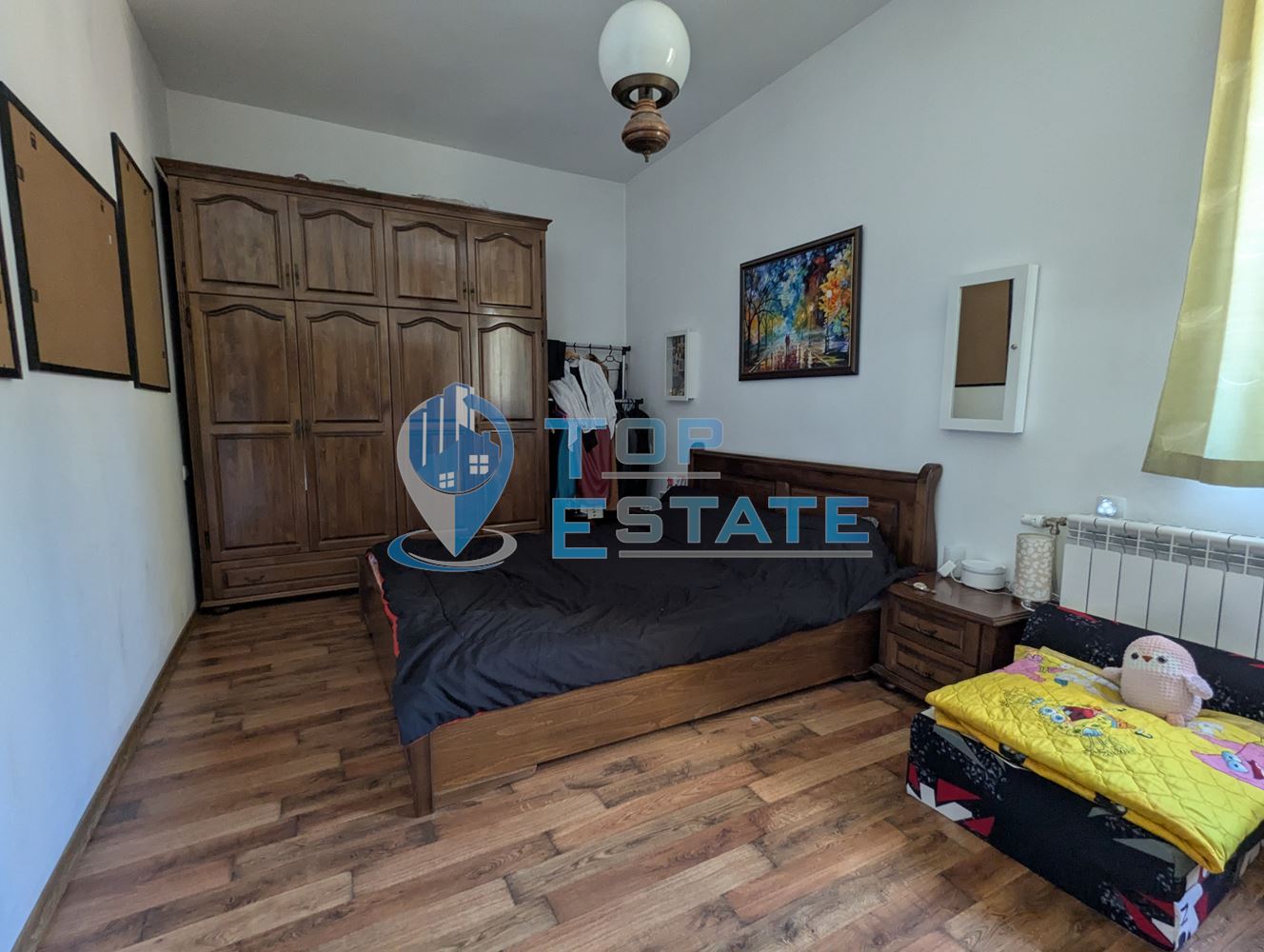 Масивна триетажна къща със сауна и басейн в близост до центъра на град Горна Оряховица, област Велико Търново - 0