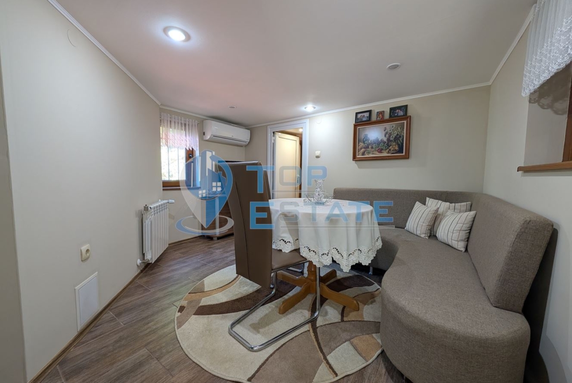 Реновирана двуетажна къща в Тревненския балкан - 0