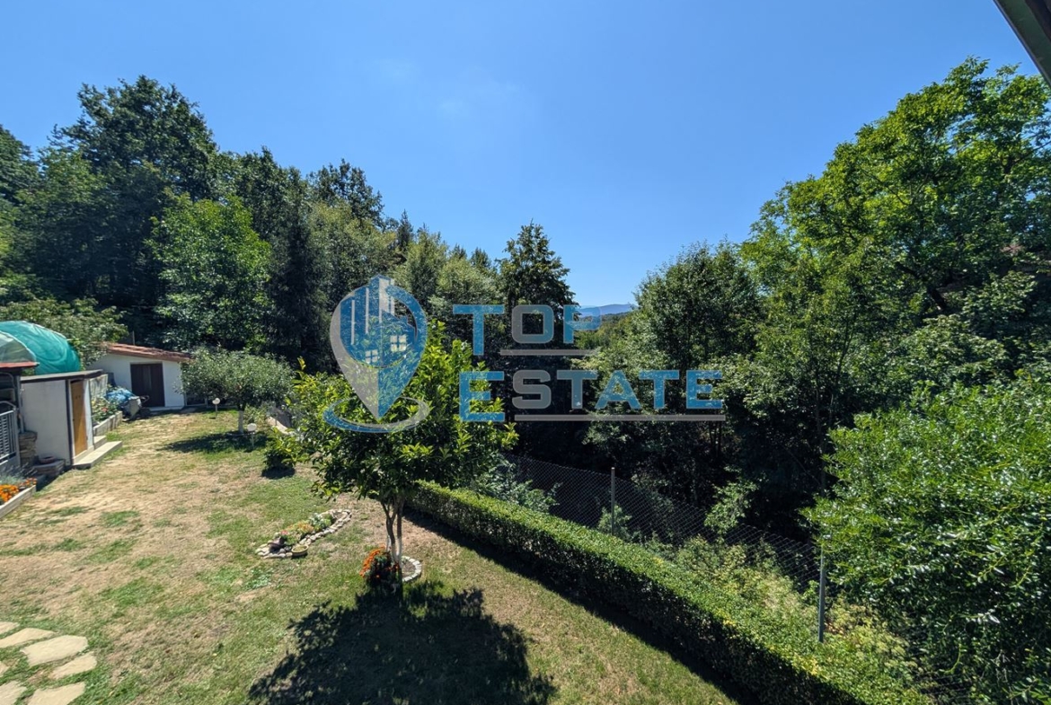 Реновирана двуетажна къща в Тревненския балкан - 0