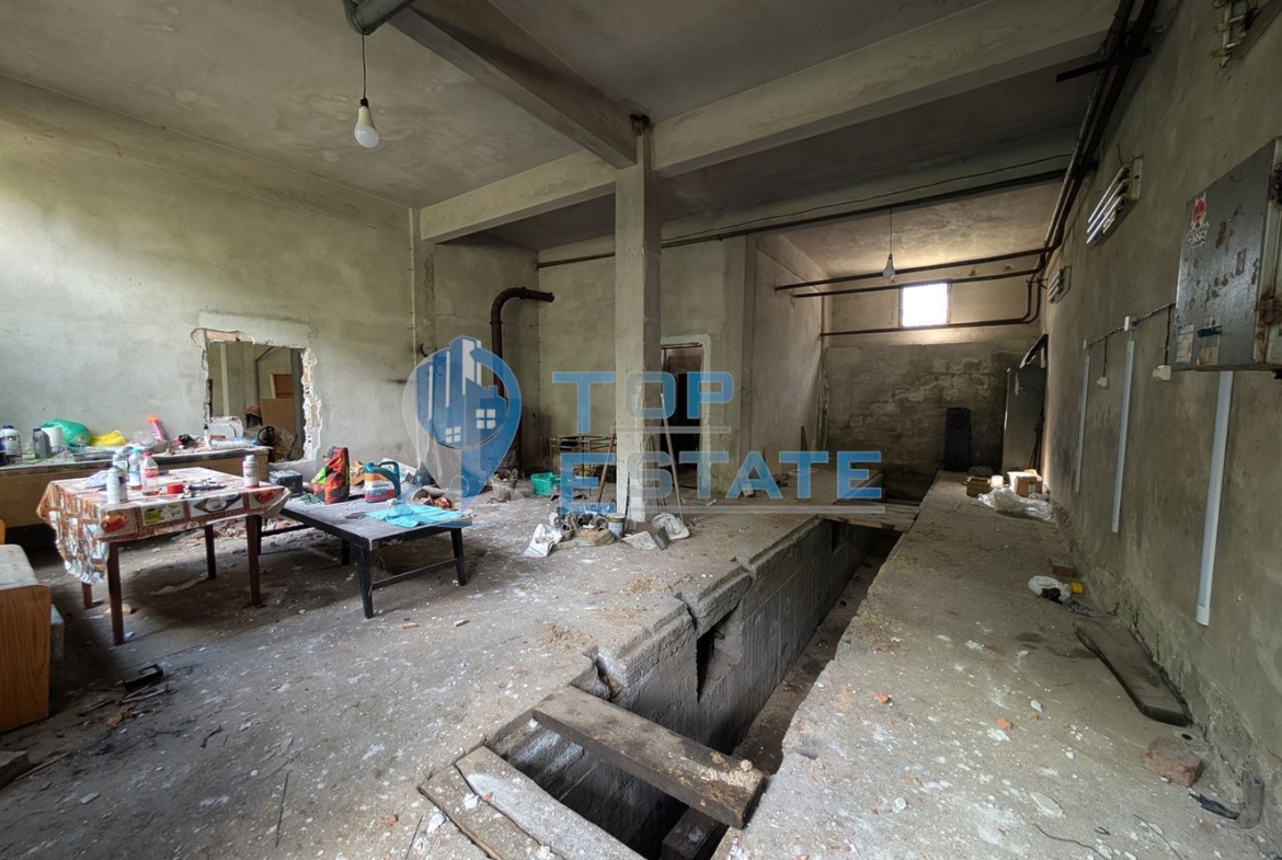 Масивна сграда за обществено обслужване в град Плачковци - 0