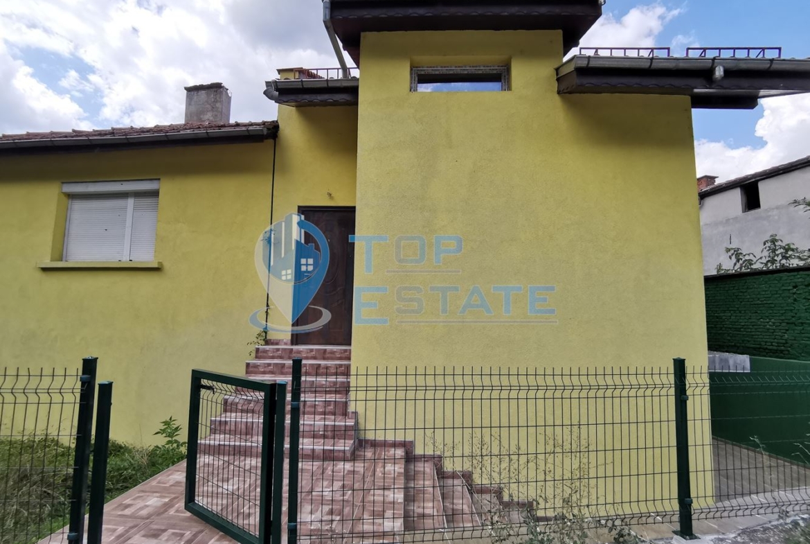 Триетажна къща ново строителство в близост до центъра на град Трявна - 0