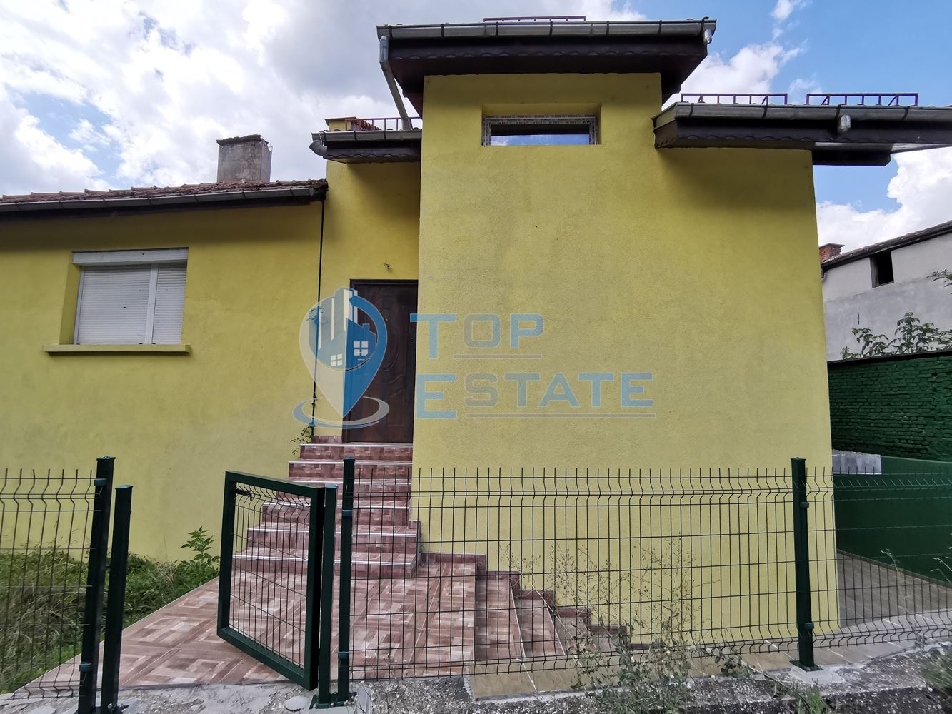 Триетажна къща ново строителство в близост до центъра на град Трявна - 0