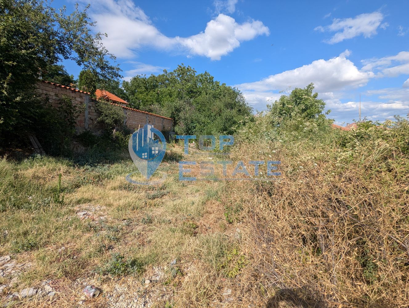 Парцел в регулация в покрайнините на град Горна Оряховица, обалст Велико Търново - 0