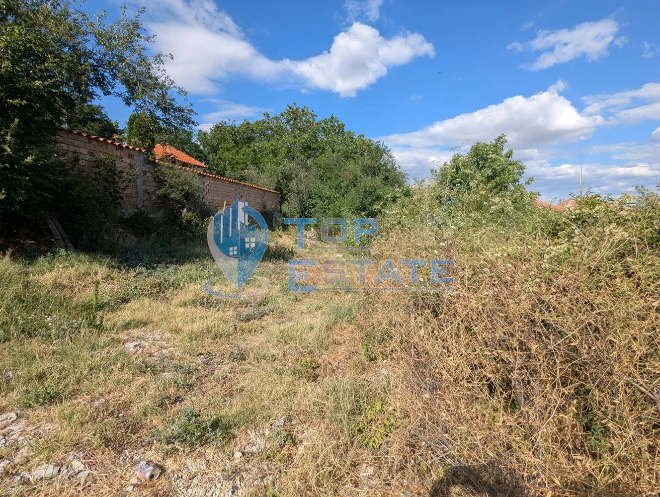 Парцел в регулация в покрайнините на град Горна Оряховица, обалст Велико Търново - 0