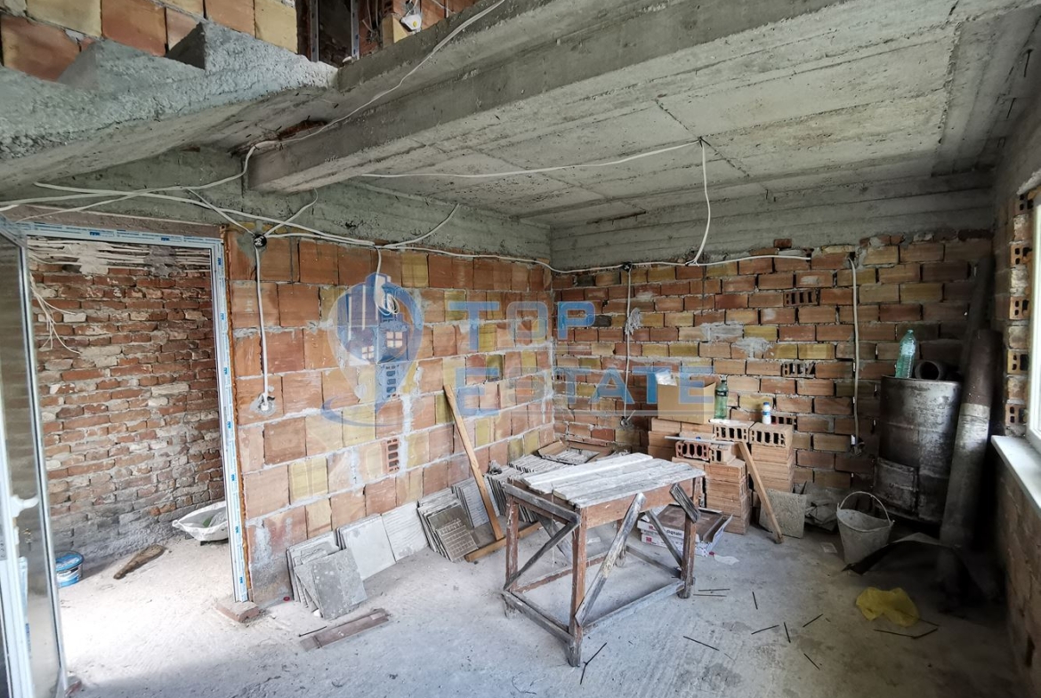 Триетажна къща ново строителство в близост до центъра на град Трявна - 0