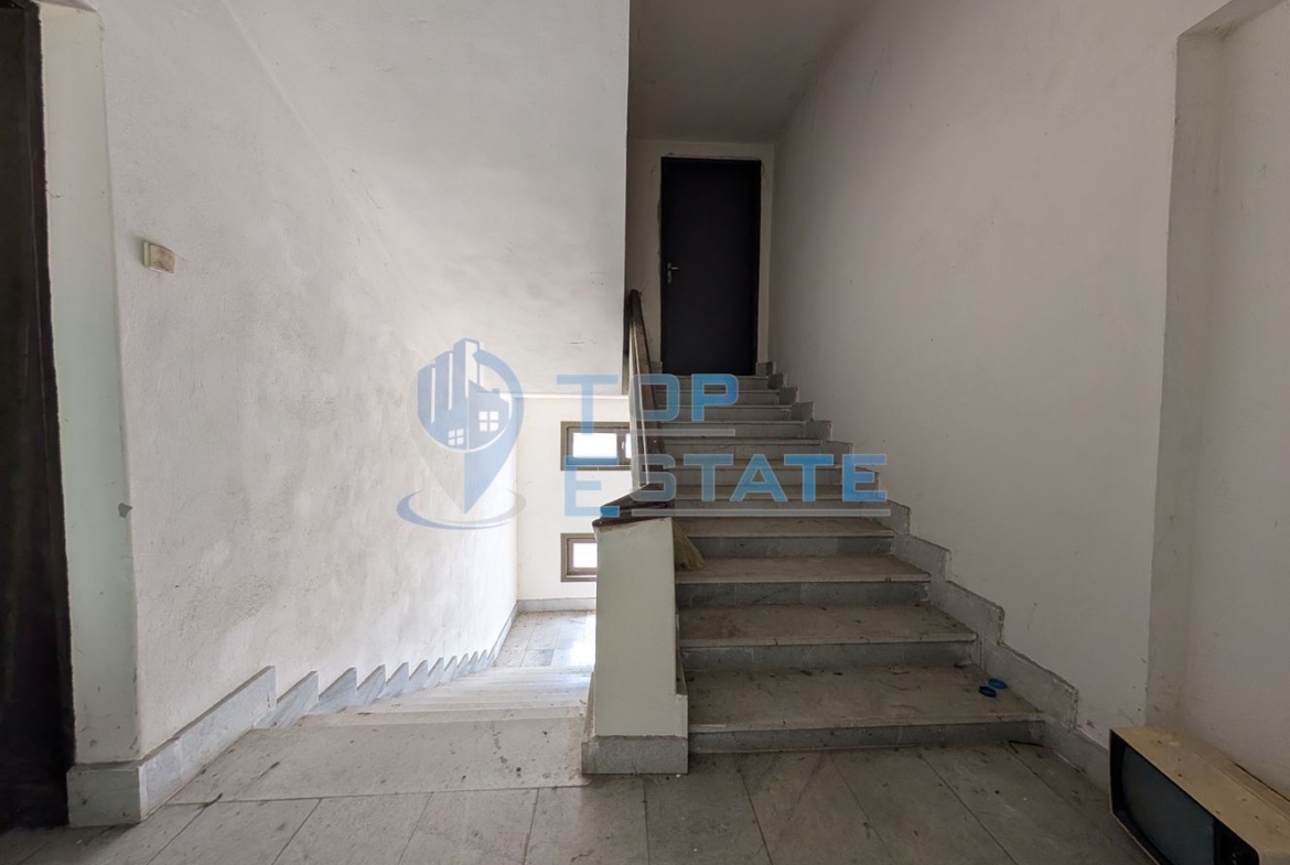 Масивна сграда за обществено обслужване в град Плачковци - 0