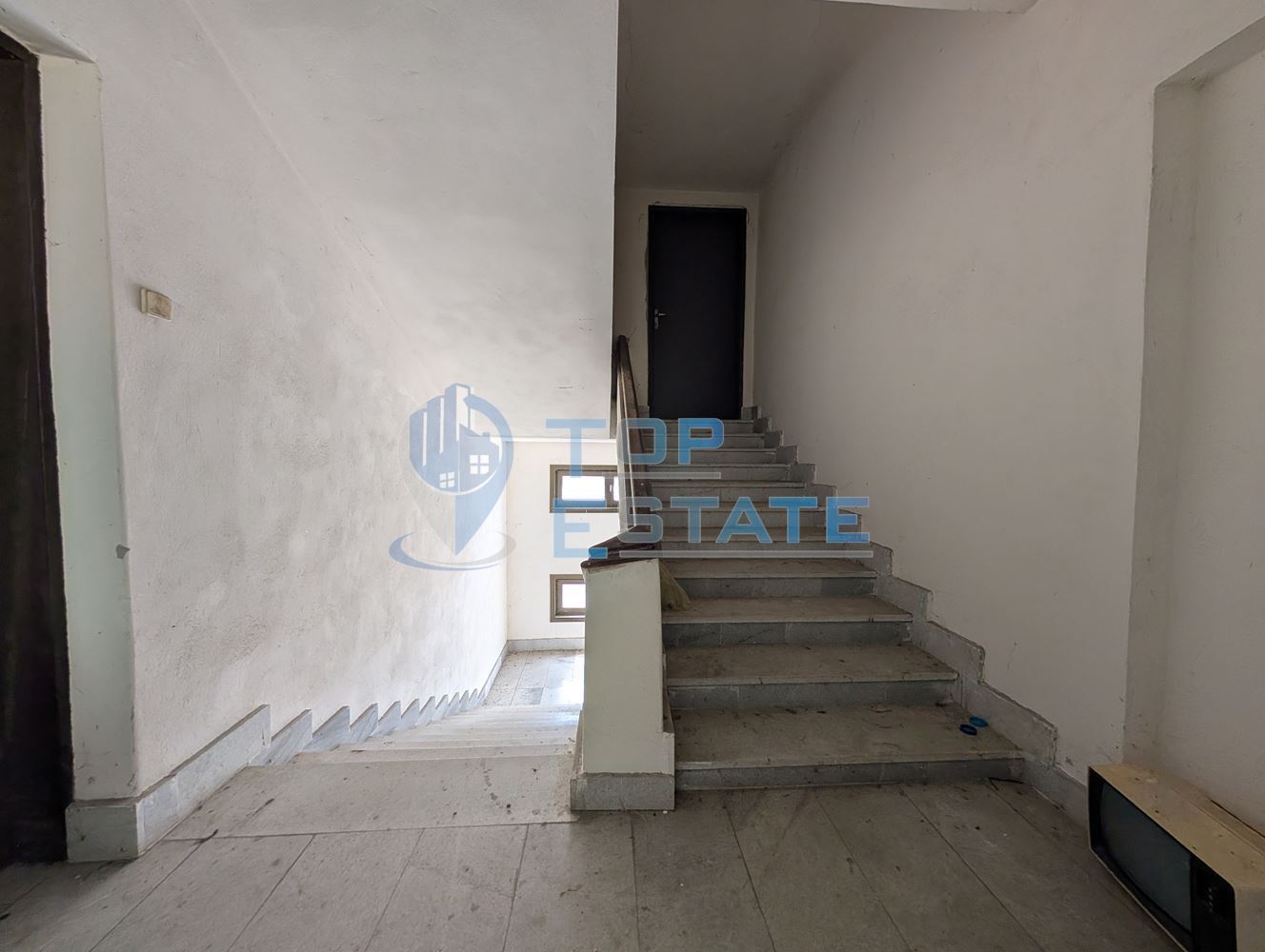 Масивна сграда за обществено обслужване в град Плачковци - 0