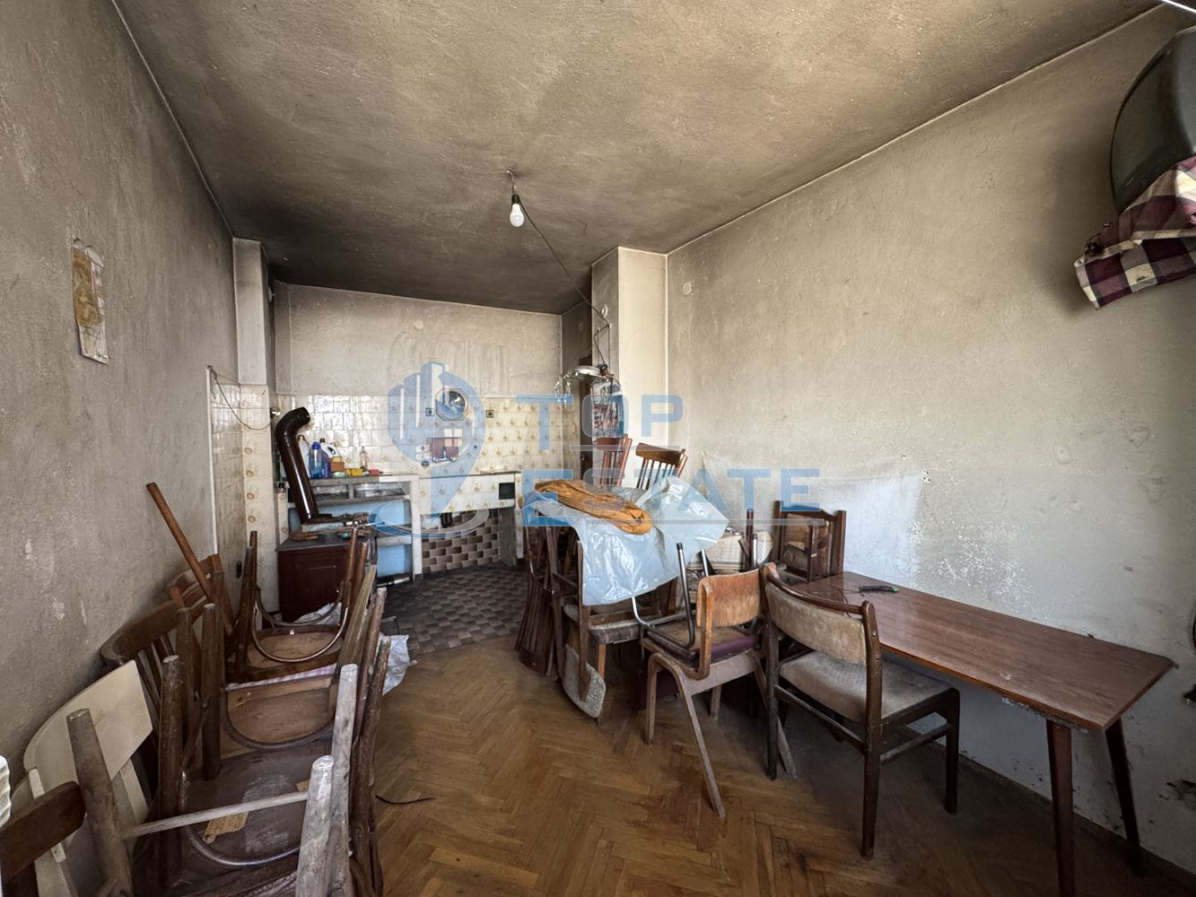 Тристаен тухлен апартамент в кв. Колю Фичето, град Велико Търново - 0