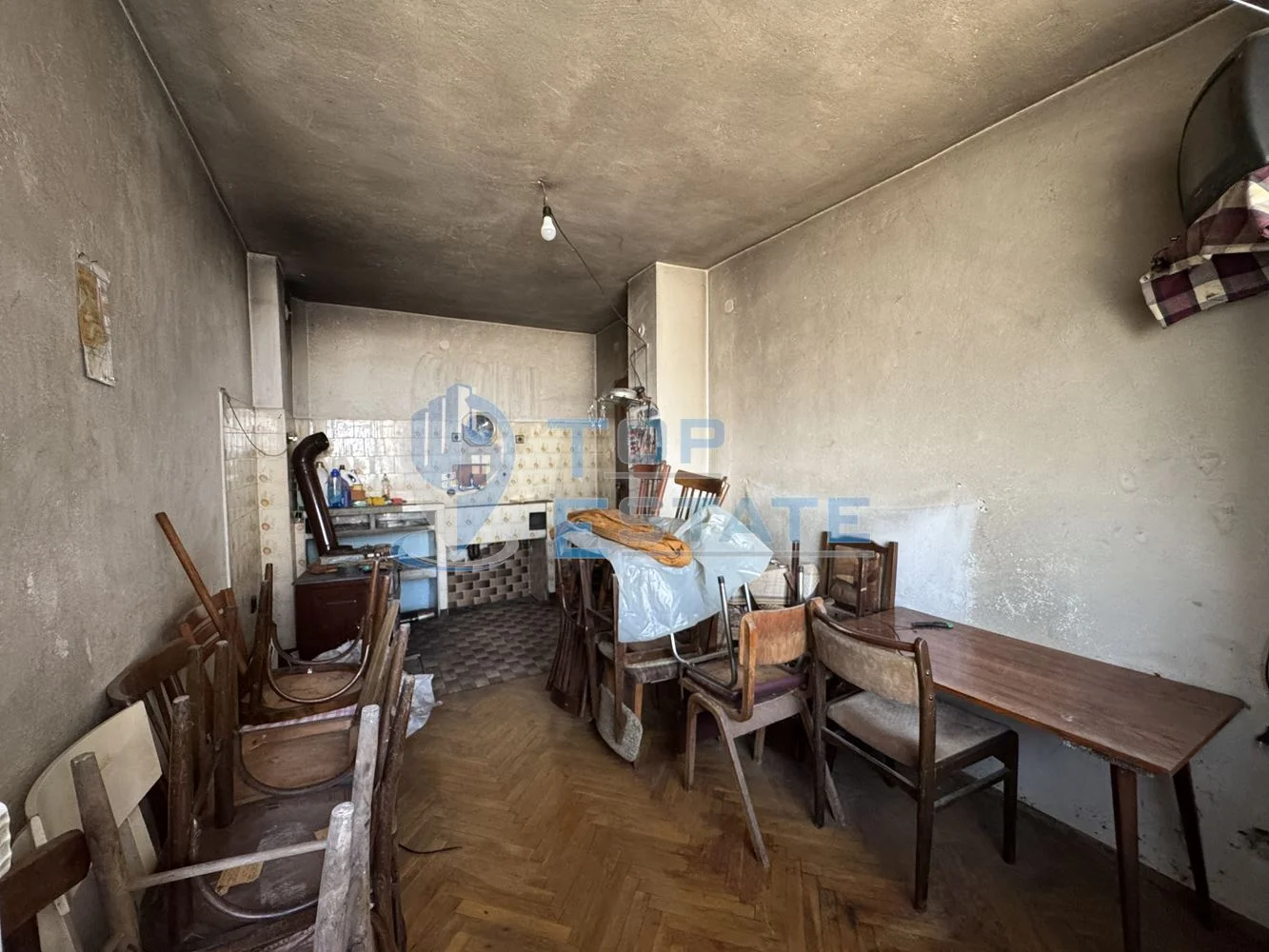 Тристаен тухлен апартамент в кв. Колю Фичето, град Велико Търново - 0