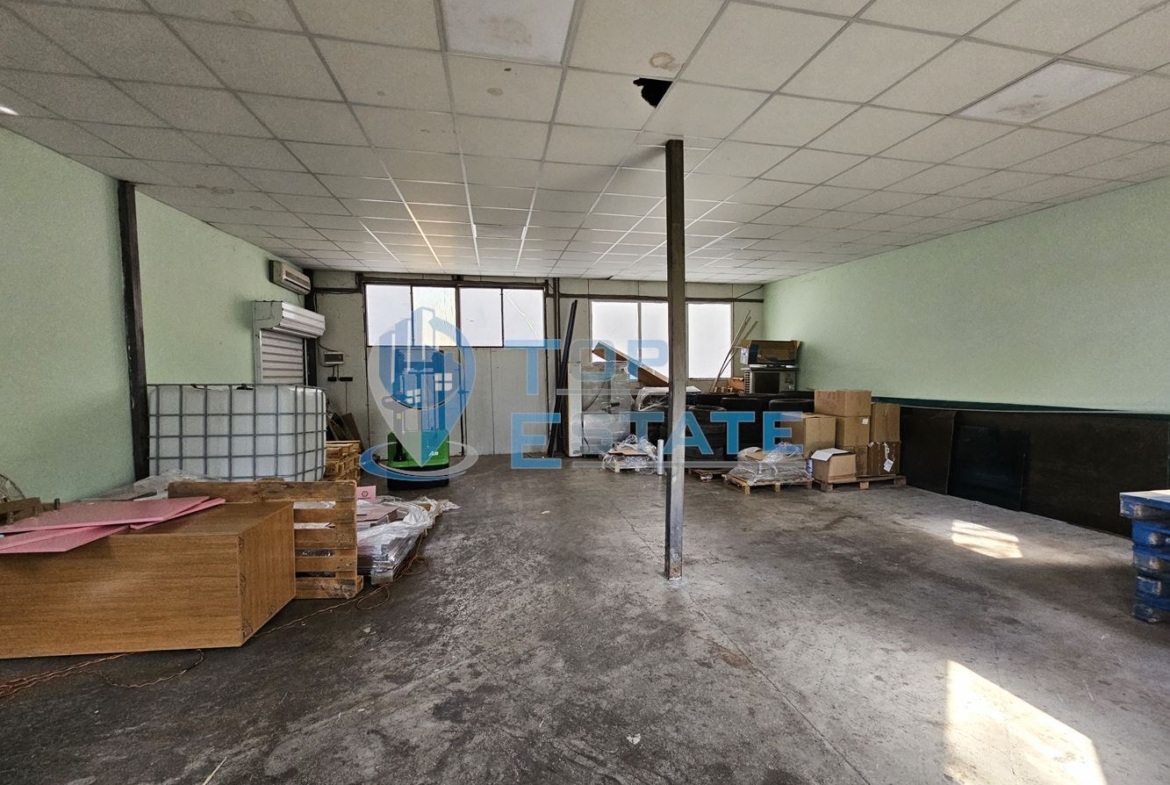 Промишленa сграда със собствен трафопост на главен път Русе - Свиленград в село Поликраище - 0