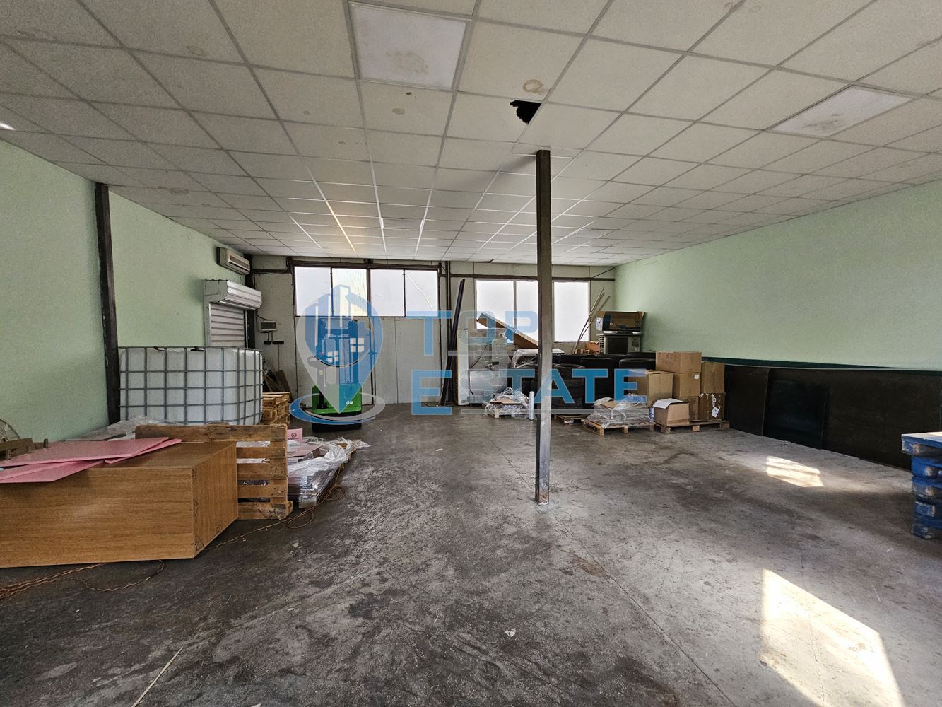 Промишленa сграда със собствен трафопост на главен път Русе - Свиленград в село Поликраище - 0