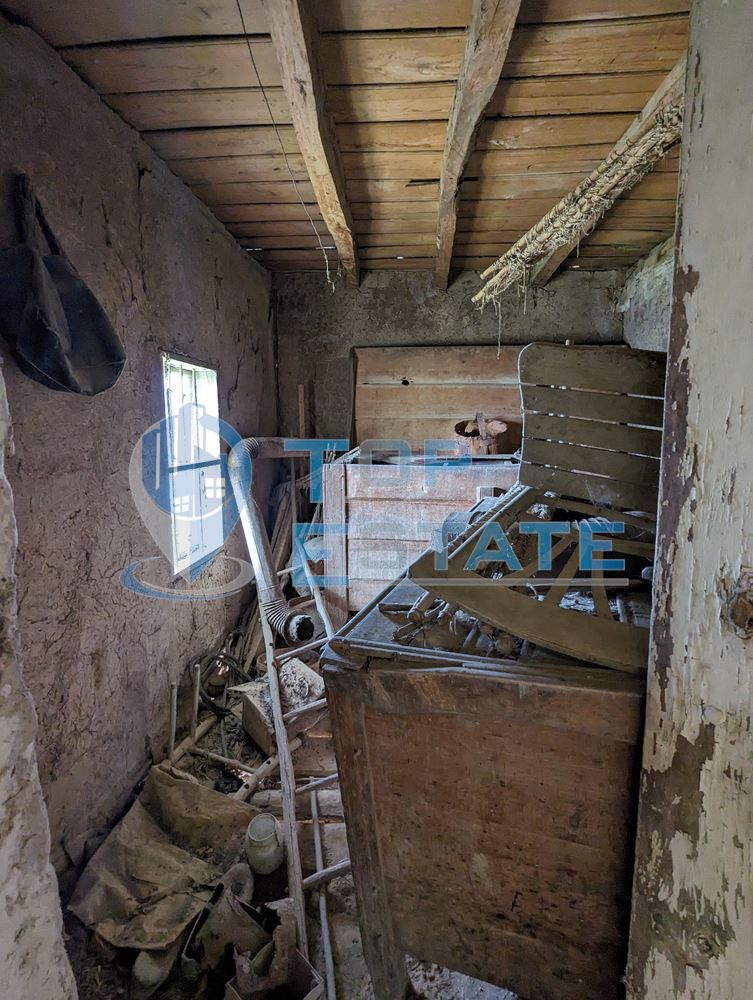 Стара къща с панорамна гледка в Еленския балкан - 0