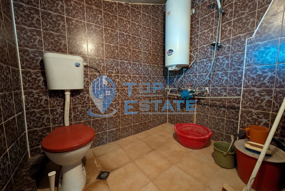 Двуетажна къща след ремонт в село Караисен - 0