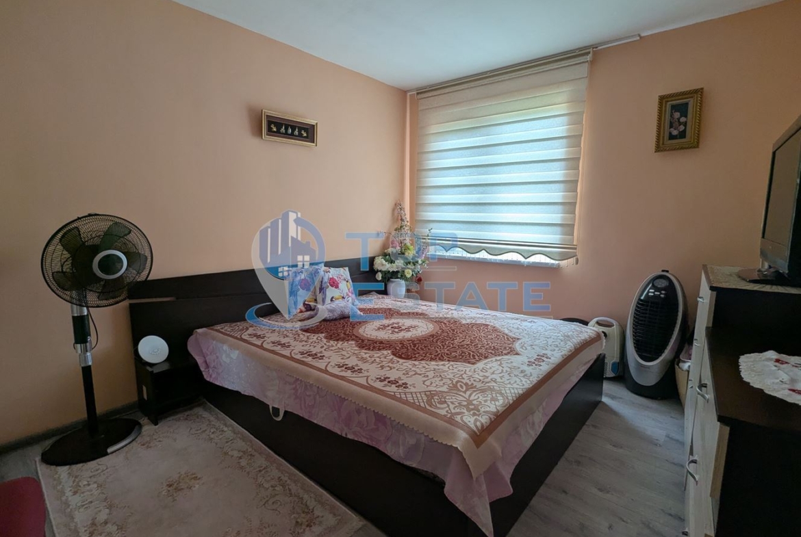 Ремонтирана тухлена къща на главната улица в село Добри дял, обл. Велико Търново - 0