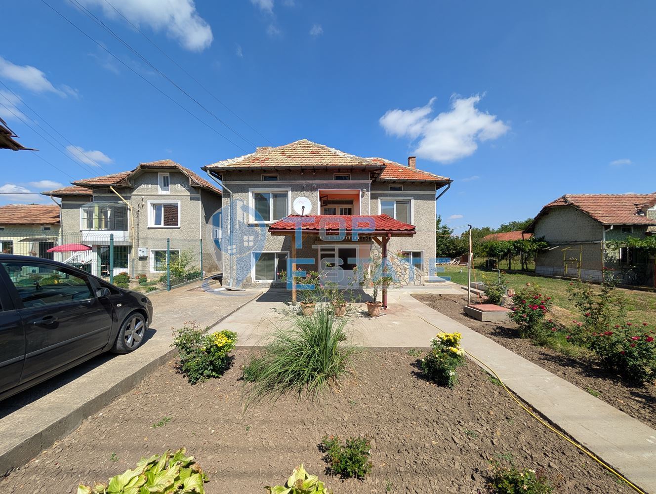 Двуетажна къща след ремонт в село Караисен - 0