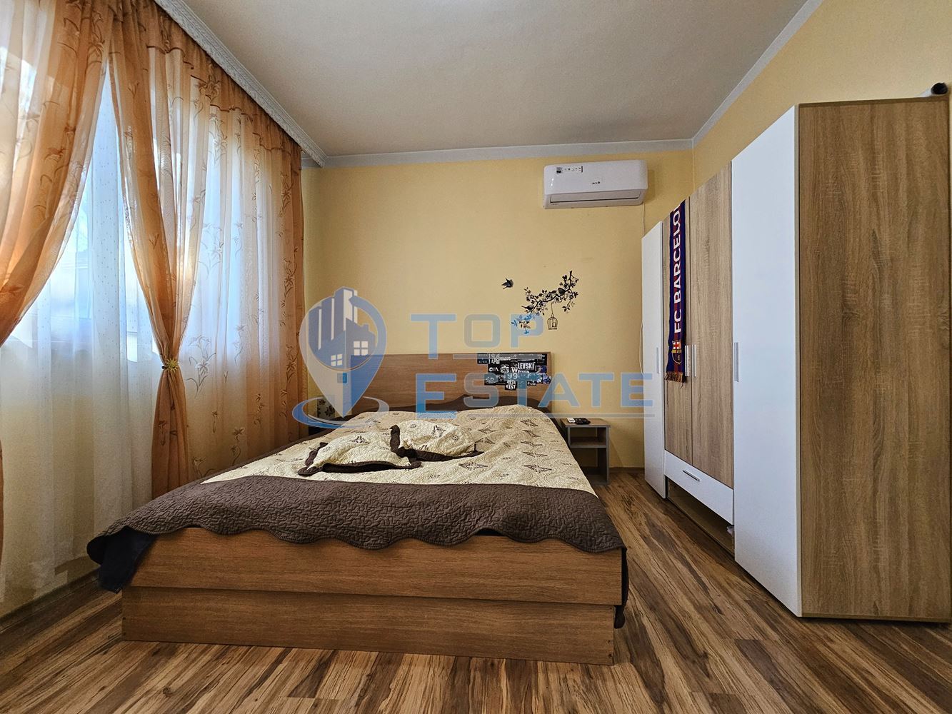 Обзаведена къща с три спални, барбекю, двор и гараж в село Поликраище, област Велико Търново-0 Обзаведена къща с три спални, барбекю, двор и гараж в село Поликраище, област Велико Търново - 0