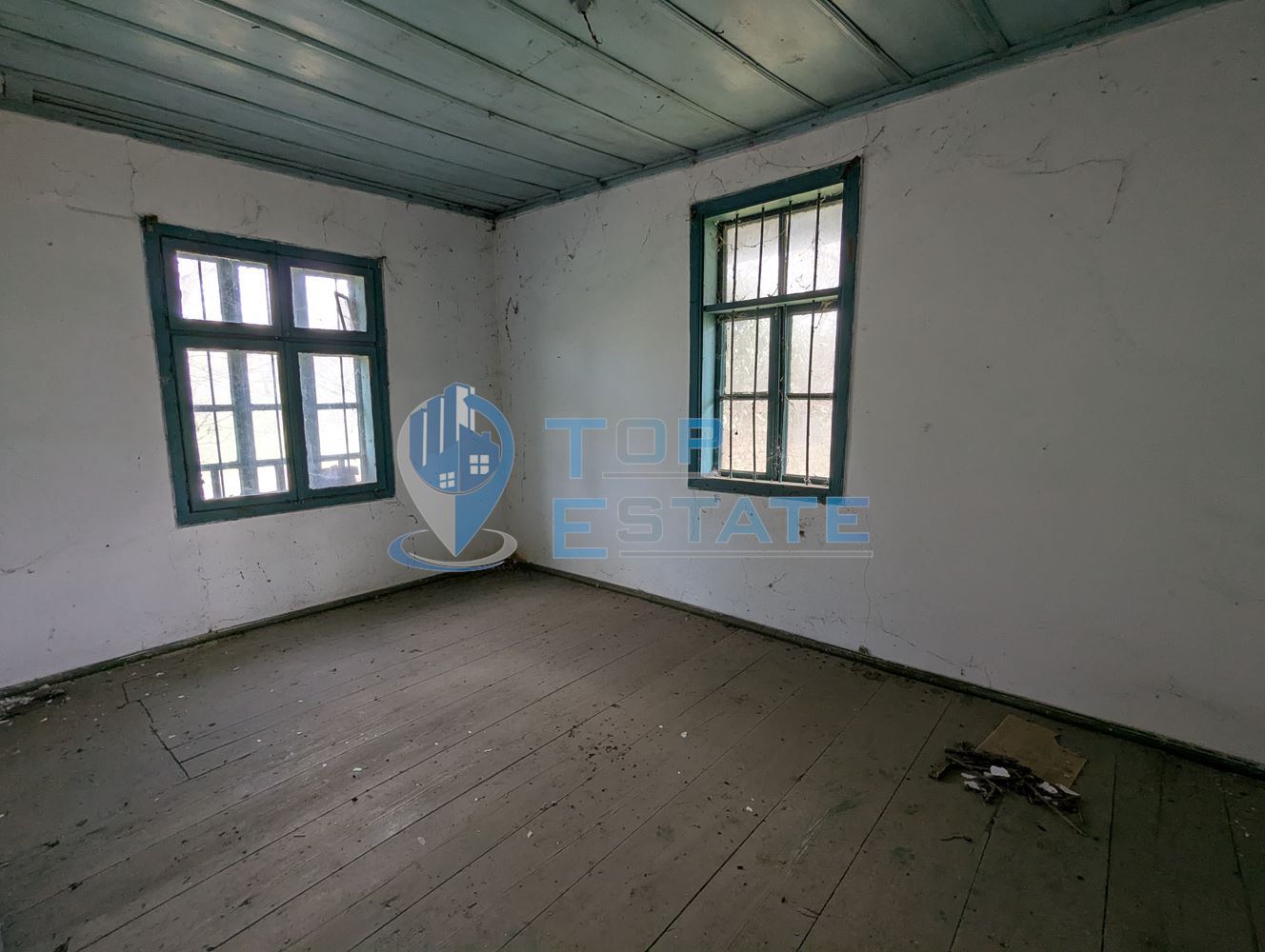 Къща с голям двор и кладенец в село Благоево, област Велико Търново - 0