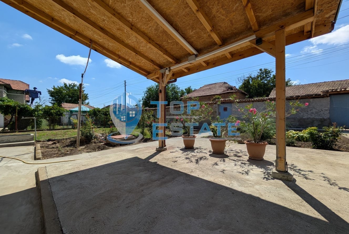 Двуетажна къща след ремонт в село Караисен - 0