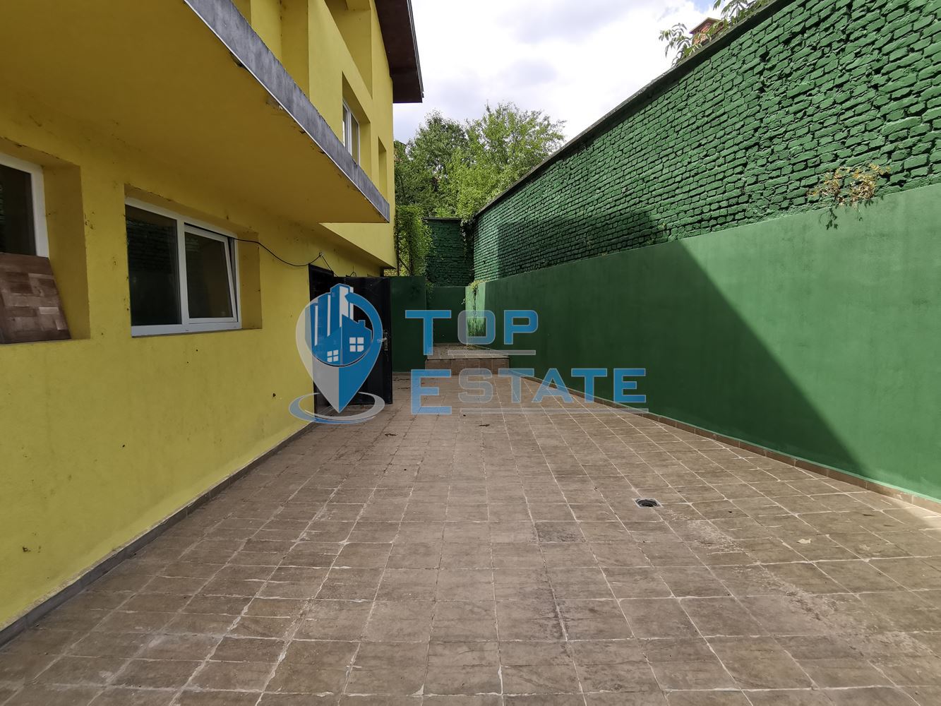 Триетажна къща ново строителство в близост до центъра на град Трявна - 0