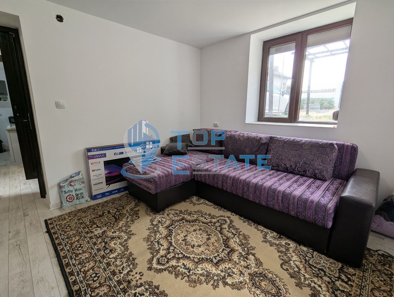 Двуетажна реновирана тухлена къща на центъра на село Поликраище, област Велико Търново - 0