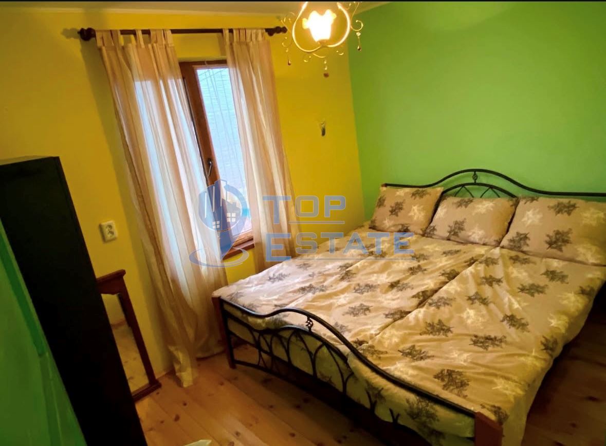 Функционираща къща за гости с басейн и панорамна гледка в село Кисьовци, област Велико Търново - 0