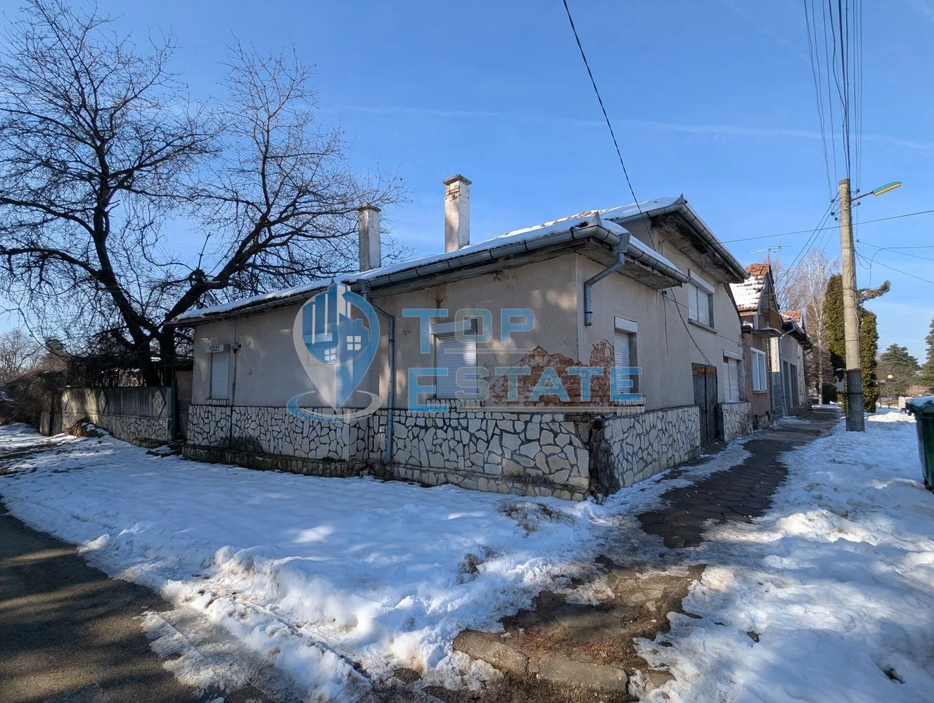 Едноетажна тухлена къща в близост до детска градина в град Борово, област Русе - 0