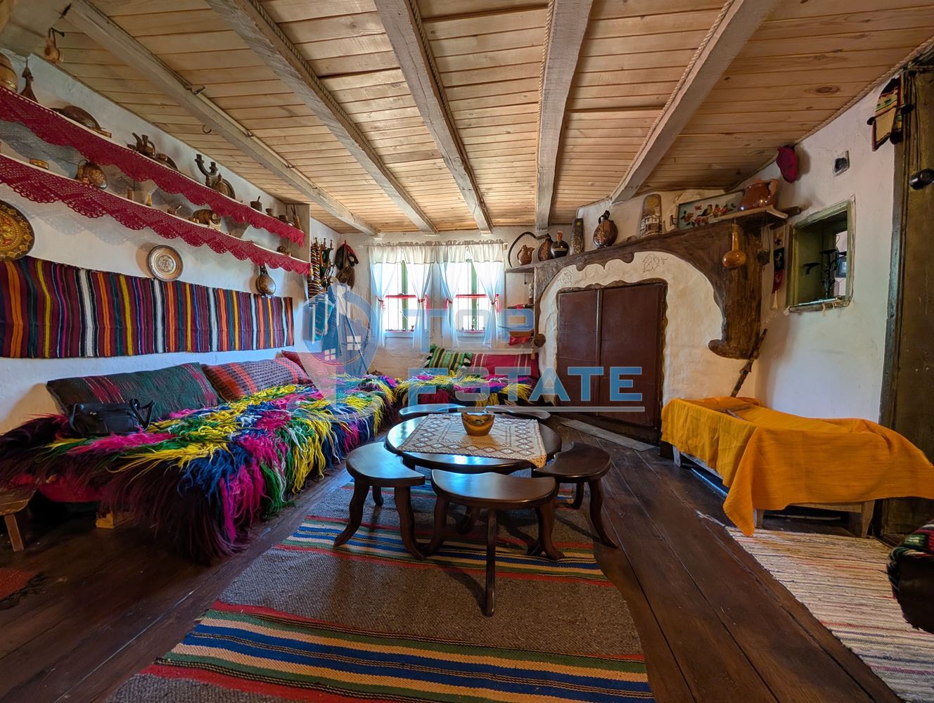 Автентична реновирана къща в град Елена - 0