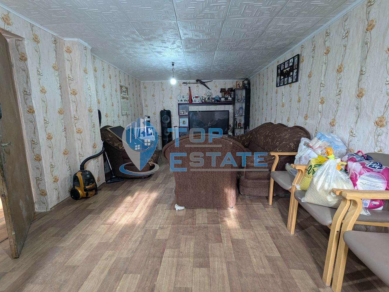 Ремонтирана масивна къща с голям и поддържан двор в село Асеново, община Стражица, област Велико Търново - 0