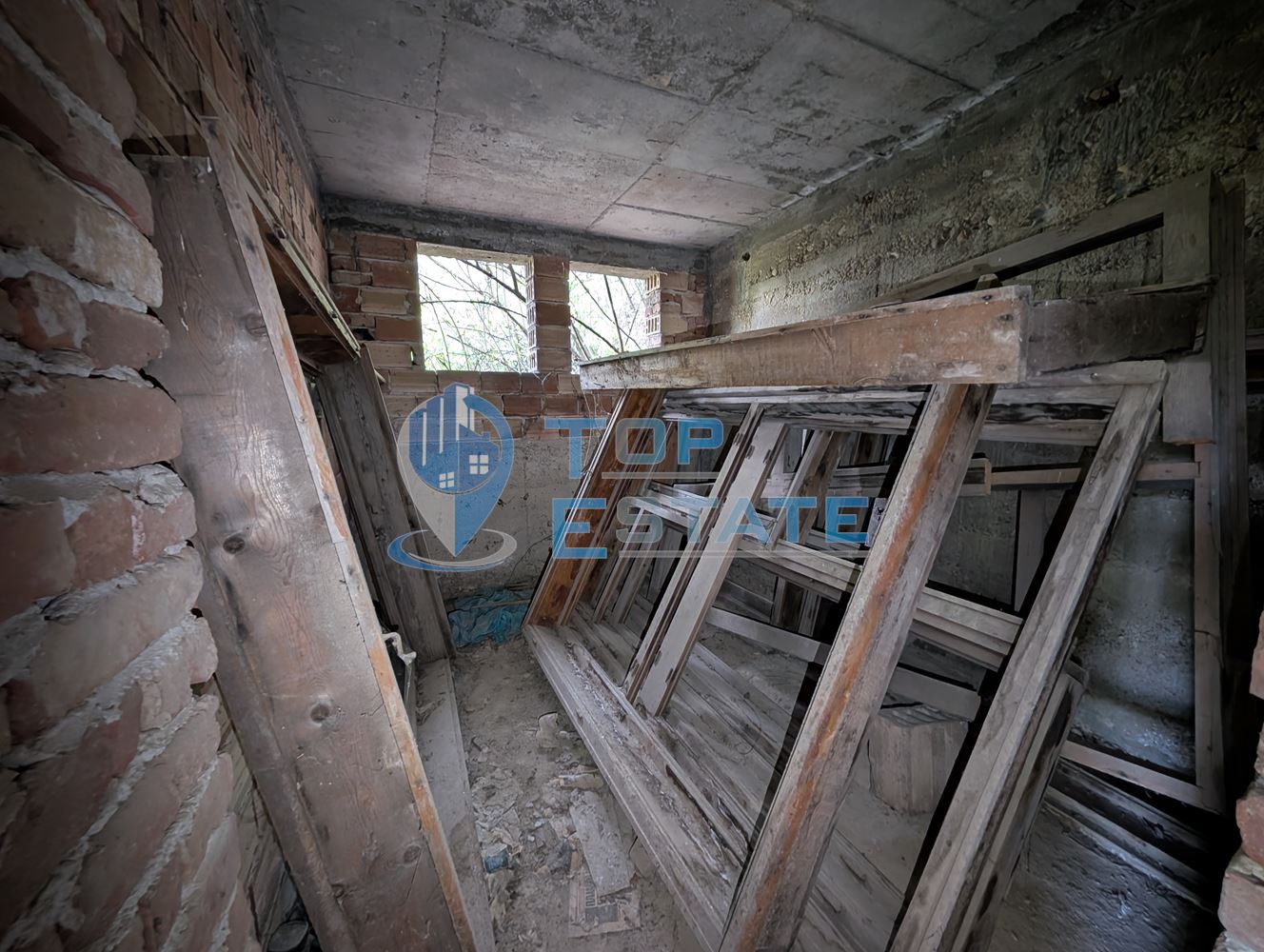 Вила във вилната зона на село Леденик - 0