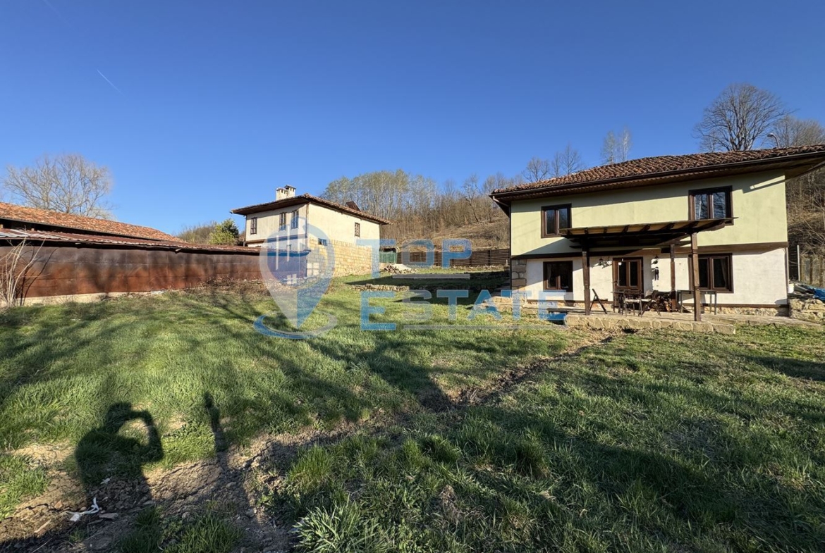 Реновирана къща в Еленския Балкан, област Велико Търново - 0