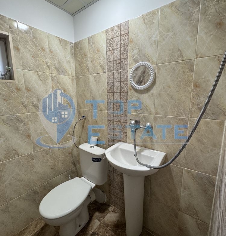 Къща с кладенец и допълнителна постройка в село Пчелище, област Велико Търново - 0