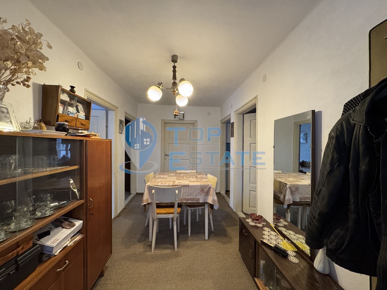 Двуетажна тухлена къща с гараж в с. Константин, област Велико Търново-0 Двуетажна тухлена къща с гараж в с. Константин, област Велико Търново - 0