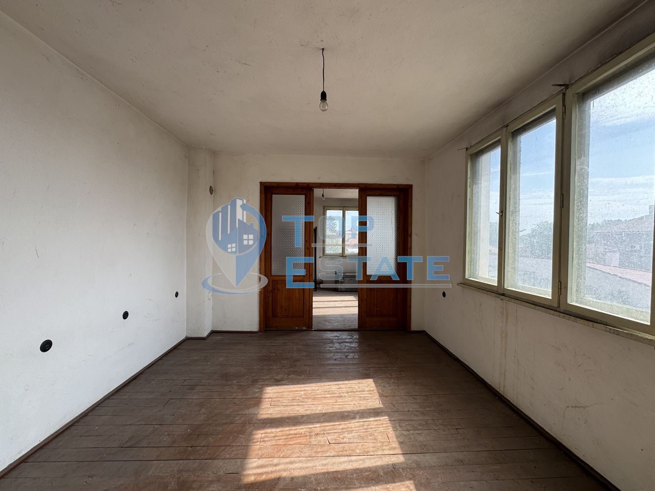 Етаж от къща със сутеренен етаж в град Павликени, област Велико Търново - 0