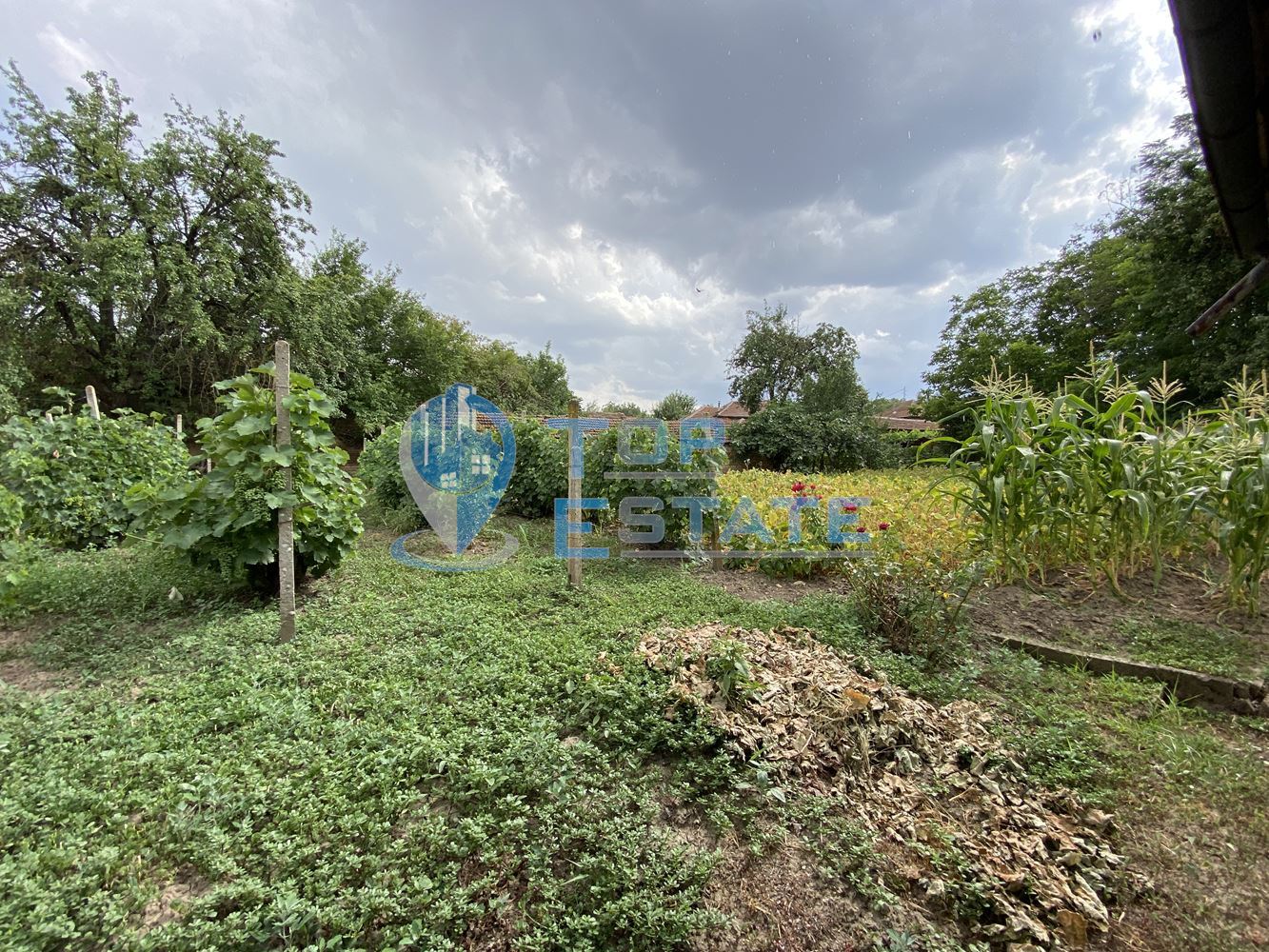 Тухлена къща с гараж в село Вързулица, област Велико Търново-0 Тухлена къща с гараж в село Вързулица, област Велико Търново - 0