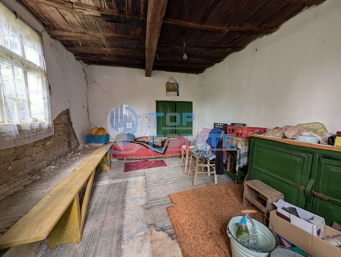 Двуетажна старинна къща с кладенец в село Малки Вършец - 0